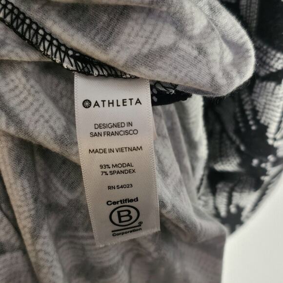 Athleta Santorini High Neck Printed Dress Size M Athleisure Camping Outdoors - Picture 5 of 7